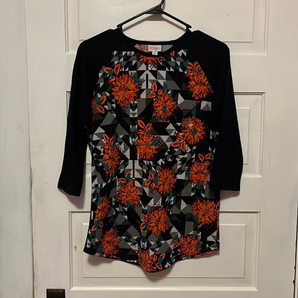 Lularoe mid sleeve shirt